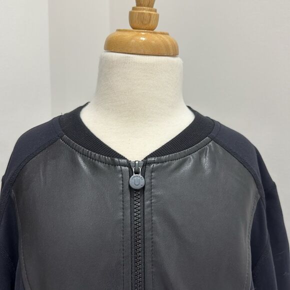 Unbridled Black short, bomber jacket, black, long sleeves size small - Picture 6 of 12